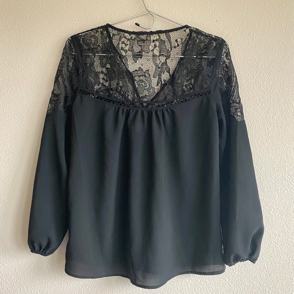 BB DAKOTA | Lace Yoke Keyhole Smocked Blouse - Picture 5 of 9